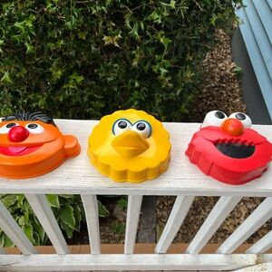 ON  A  SET OF SESAME STREET SAND MOLDS #1401